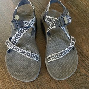 Size 10 women’s chacos